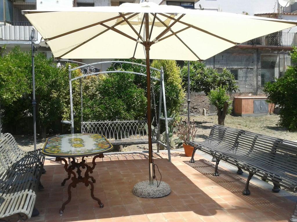 A Casa Di Ludo - Apartments & Short Lets Catania Zimmer foto